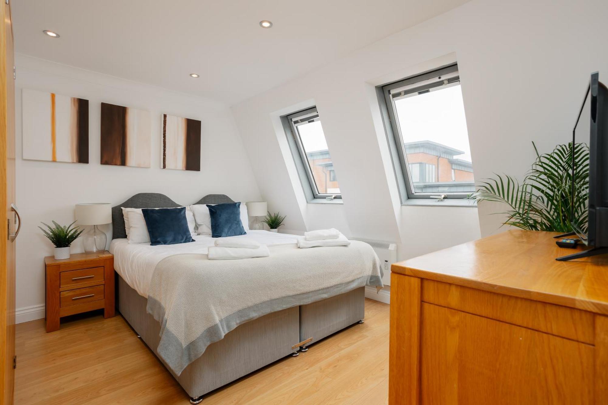 Starhost Residences - Central 3 Bed Apartment At Regents Court, Newbury Newbury (Berkshire) Exterior foto