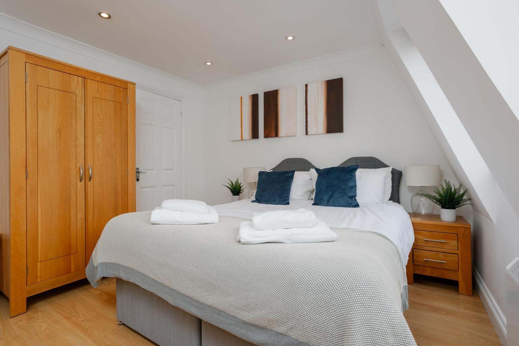 Starhost Residences - Central 3 Bed Apartment At Regents Court, Newbury Newbury (Berkshire) Exterior foto