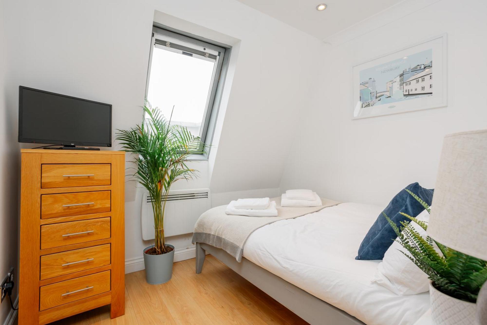 Starhost Residences - Central 3 Bed Apartment At Regents Court, Newbury Newbury (Berkshire) Exterior foto