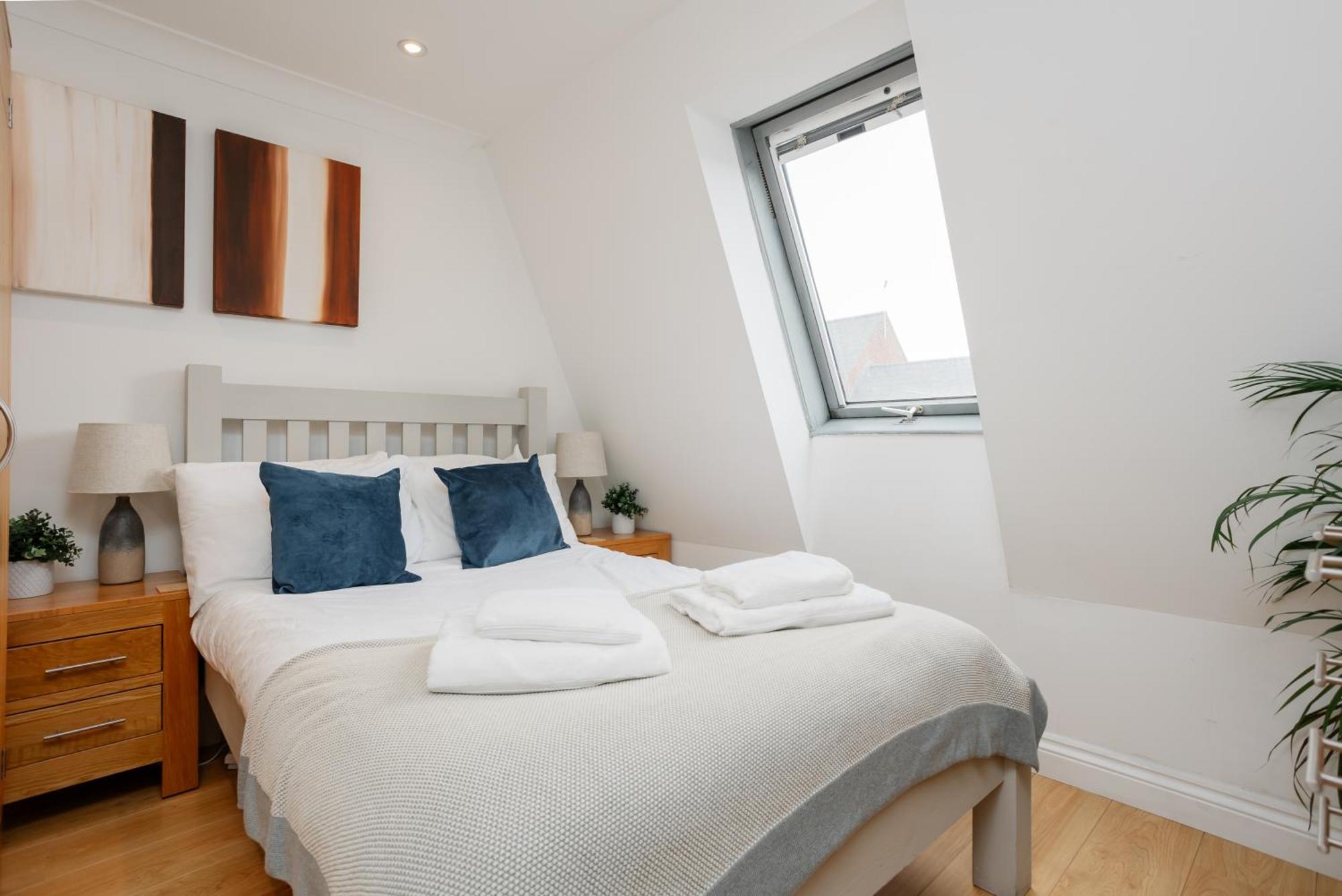 Starhost Residences - Central 3 Bed Apartment At Regents Court, Newbury Newbury (Berkshire) Exterior foto