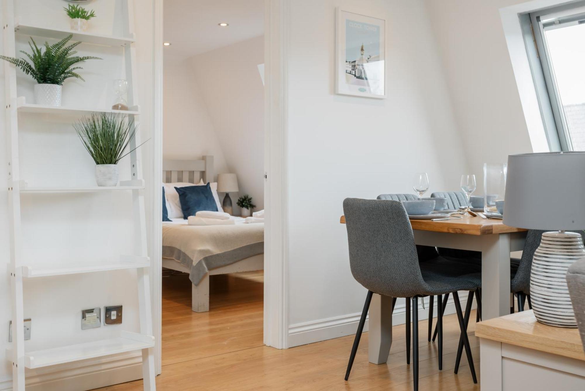 Starhost Residences - Central 3 Bed Apartment At Regents Court, Newbury Newbury (Berkshire) Exterior foto